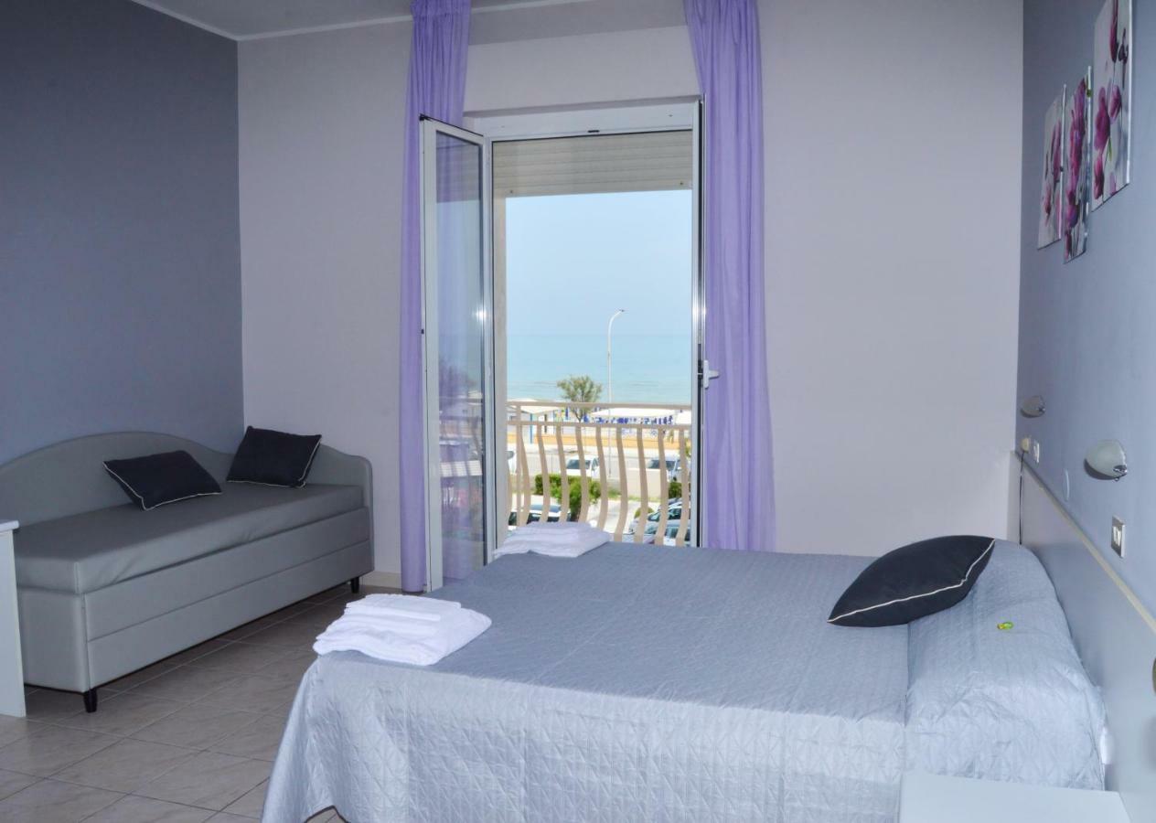 Hotel Perla Senigallia Bagian luar foto