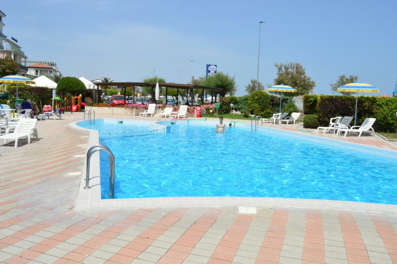 Hotel Perla Senigallia Bagian luar foto
